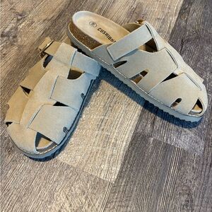 Cushionaire Tan Sandals